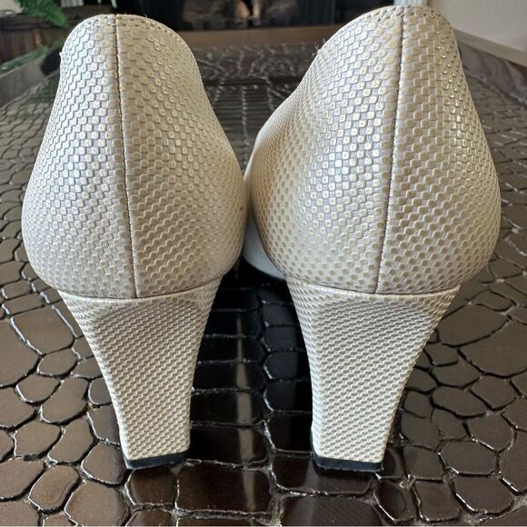 Stuart Weitzman light gold, textured pumps. - Picture 3 of 7